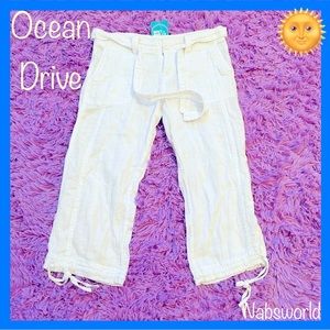 BNWT: Ocean Drive white capris!